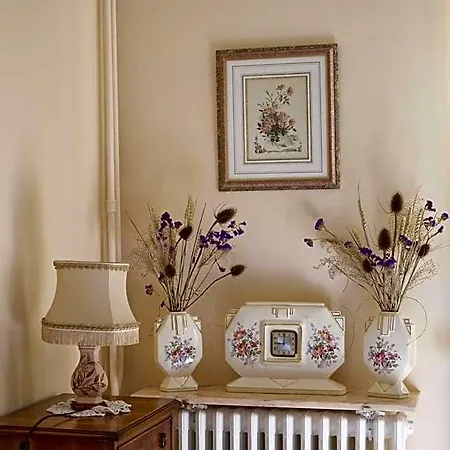 Bed and Breakfast Domaine Des Thomins