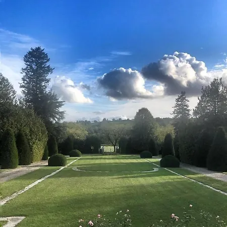 Domaine Des Thomins Bed & Breakfast 3*