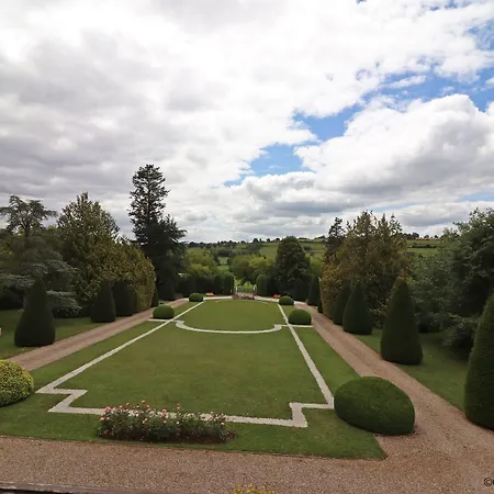 Domaine Des Thomins Bed & Breakfast 3*